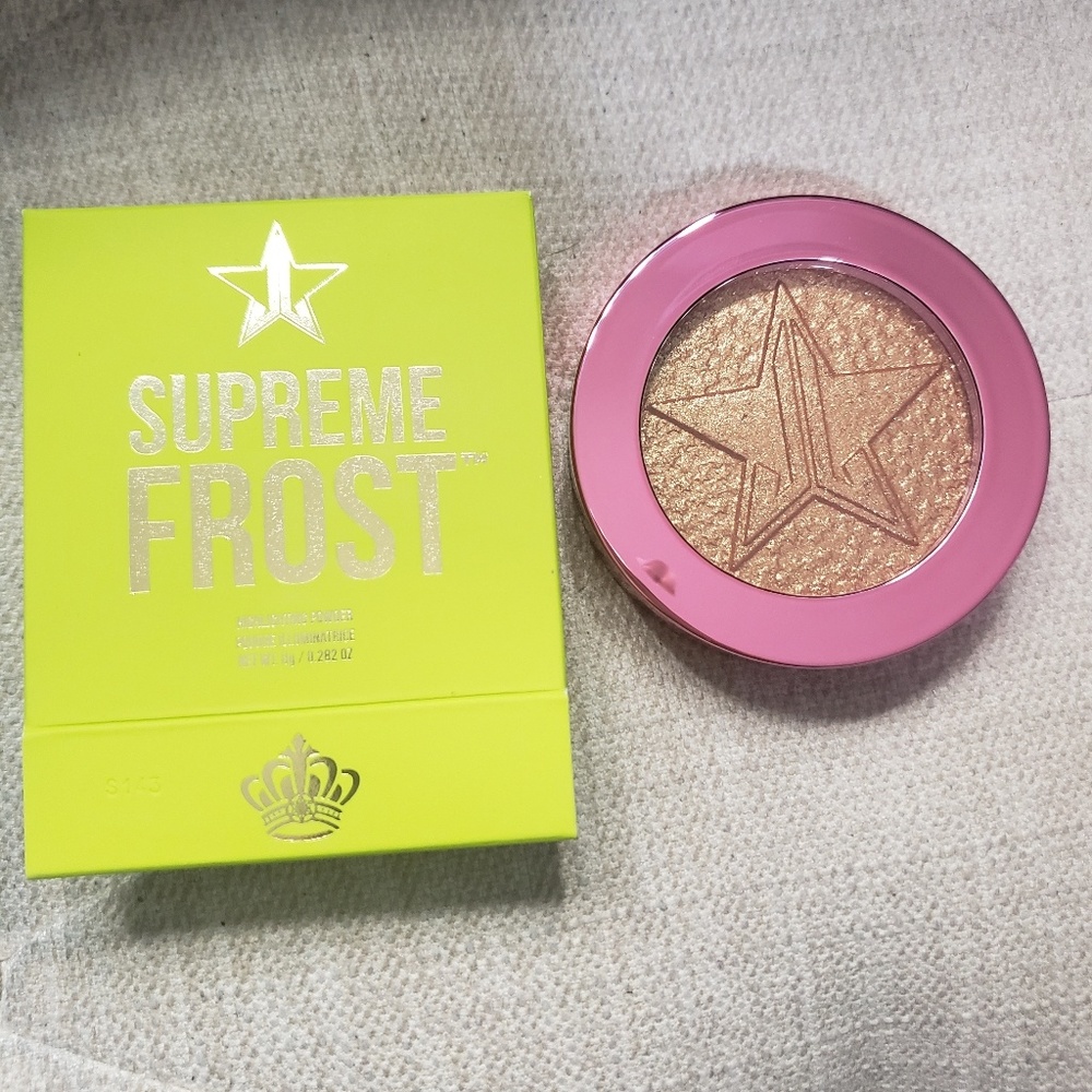 Jeffree Star Supreme frost in shade caramel kiss